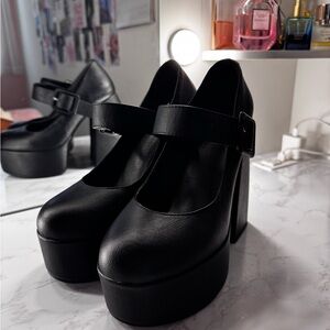 Chunky heel Mary Jane Pumps